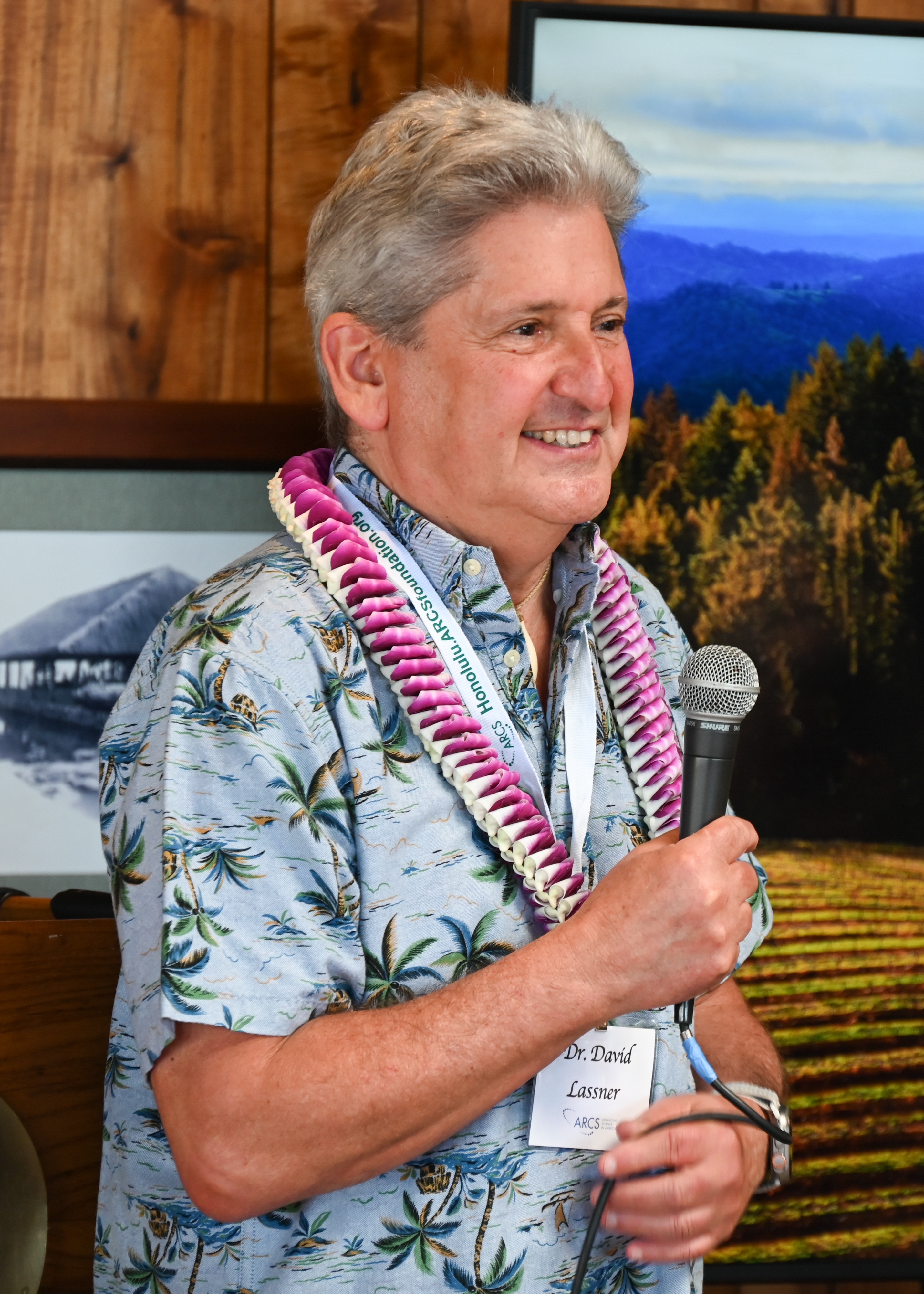 Dr. David Lassner, 2025 Honolulu ARCS Scientist of the Year Dr. David Lassner with microphone