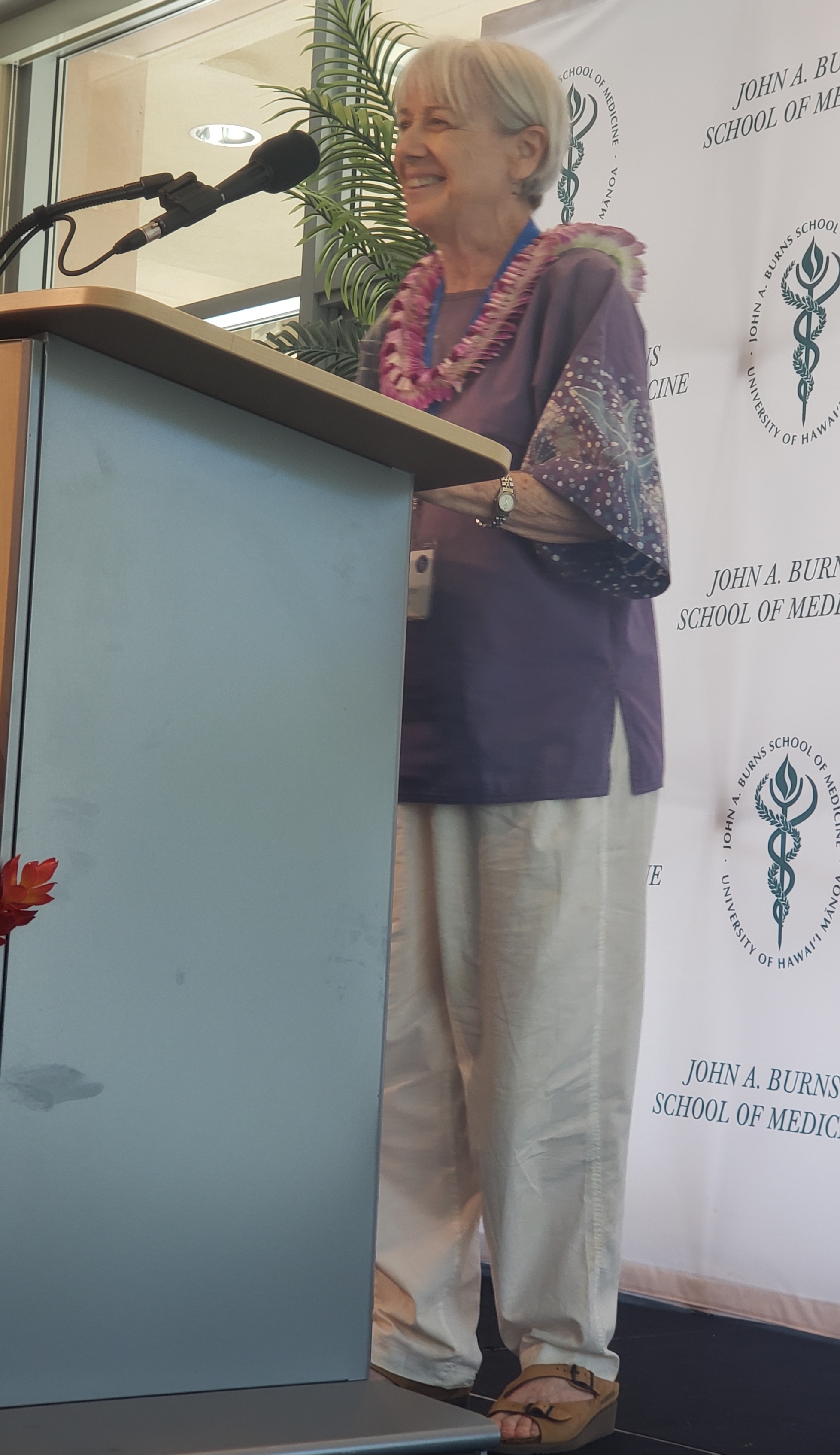 Honolulu ARCS Scholar alumna Dr. Philomene Verlaan Dr. Philomene Verlaan at podium