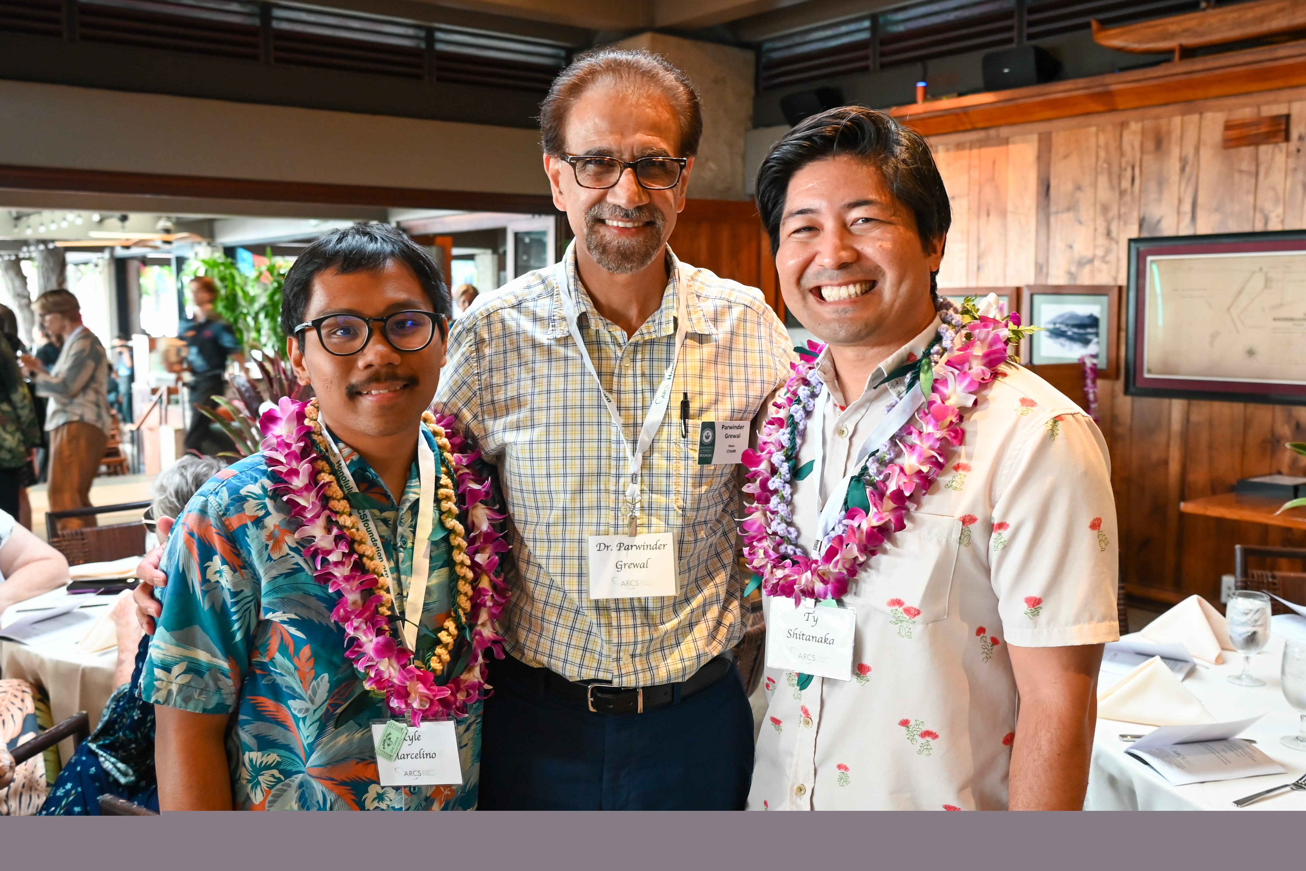 2025 Honolulu ARCS Scholars in the College of Tropical Agriculture with Dean Grewal Parwinder