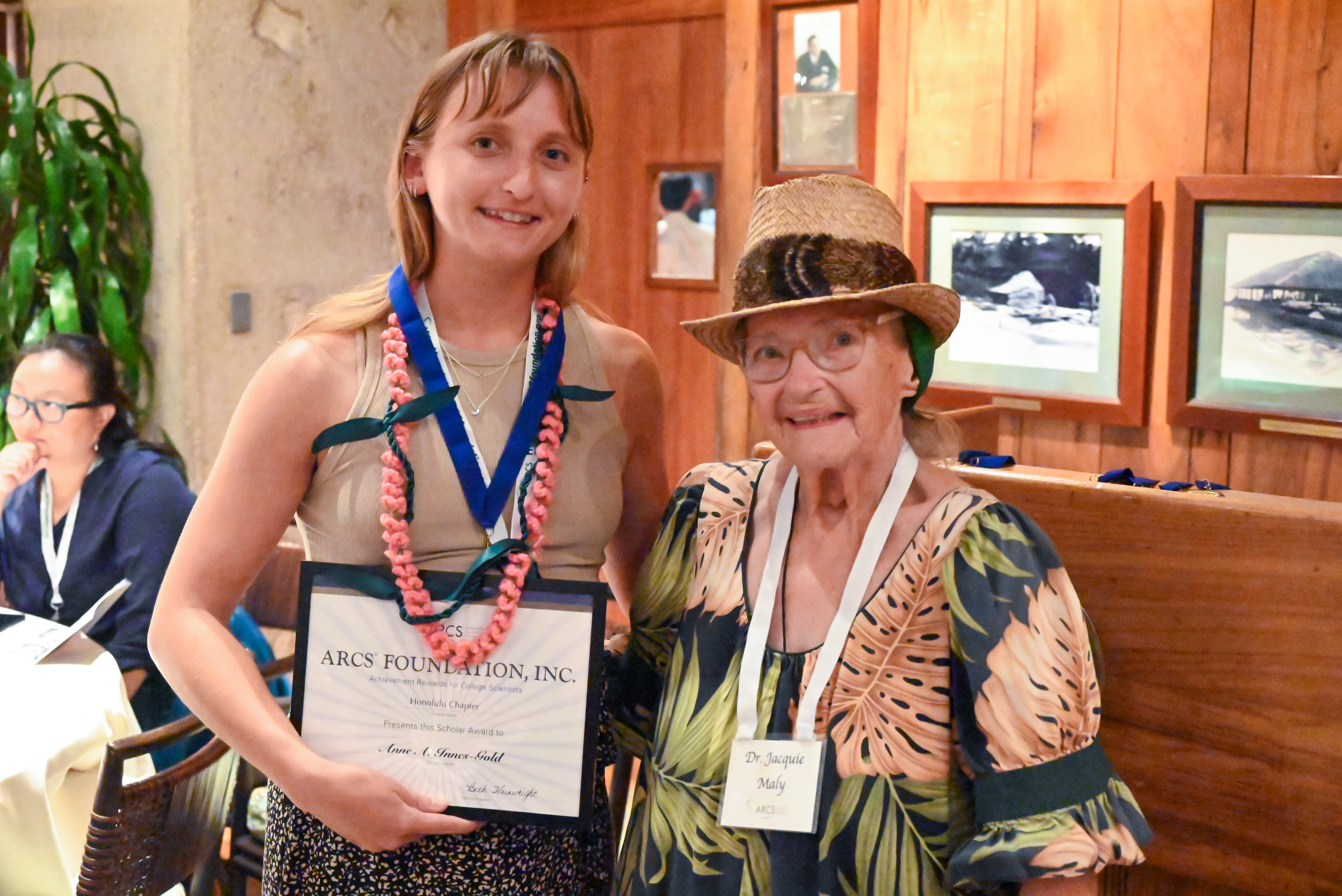Honolulu Chapter ARCS Award Scholar Anne Innes-Gold with ARCS member Jacquie Maly Anne Innes-Gold with Jacquie Maly