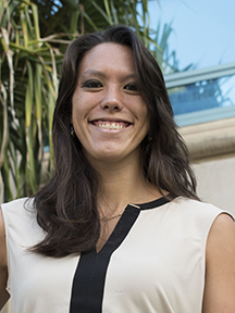 Erica Warkus headshot